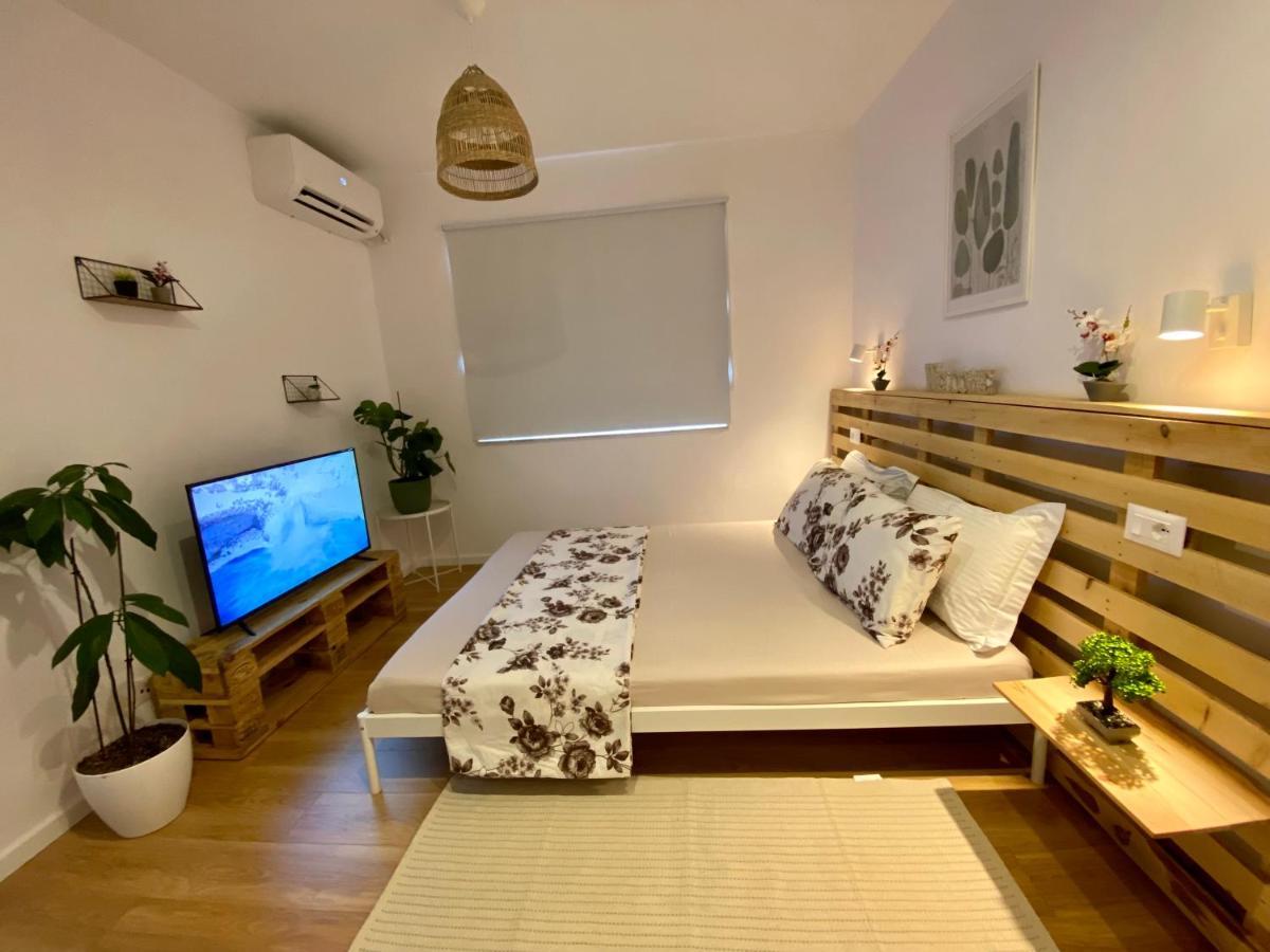 Lucas Central Oasis Studios Тирана Экстерьер фото