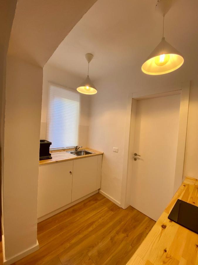 Lucas Central Oasis Studios Тирана Экстерьер фото