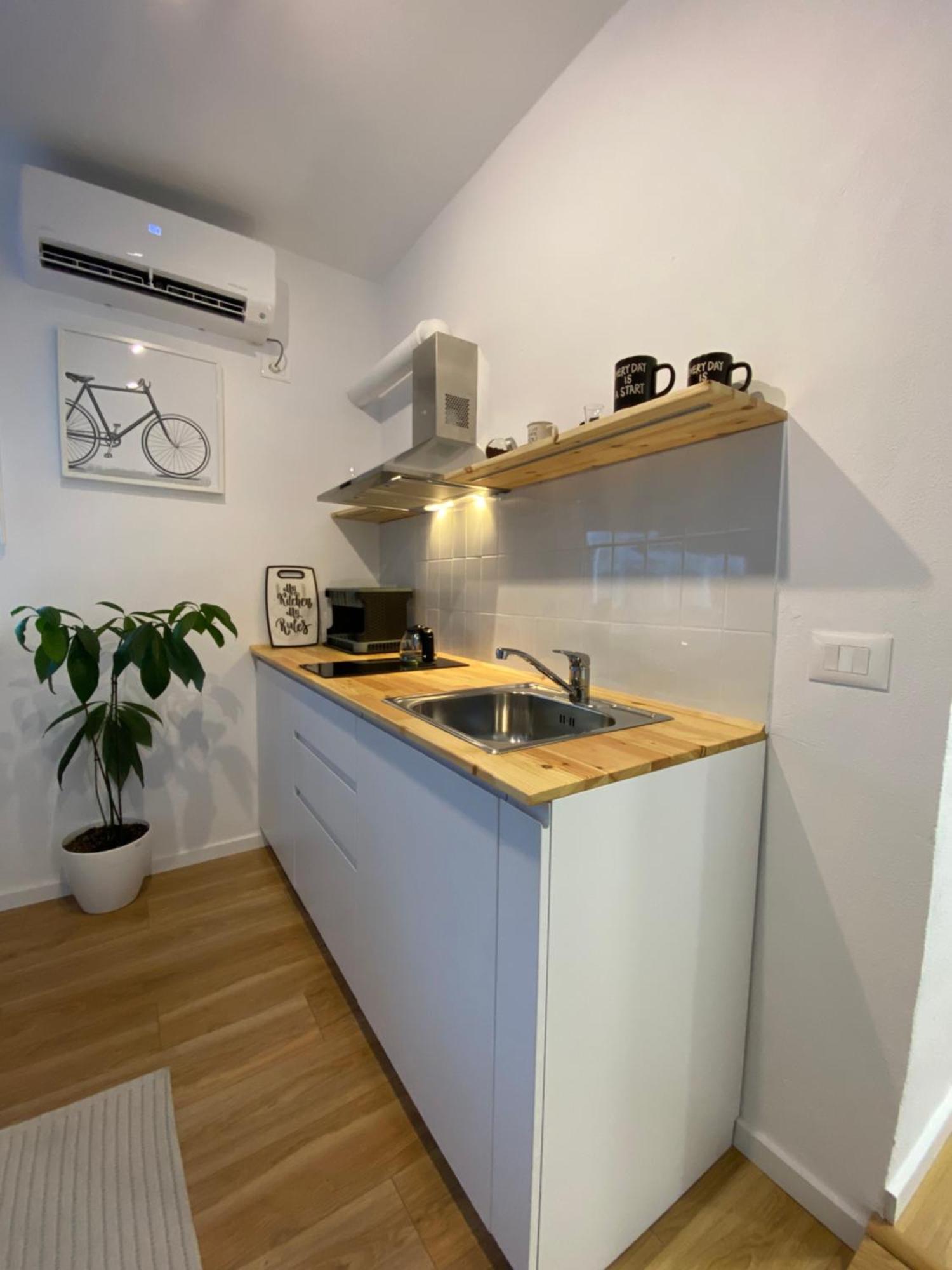 Lucas Central Oasis Studios Тирана Экстерьер фото